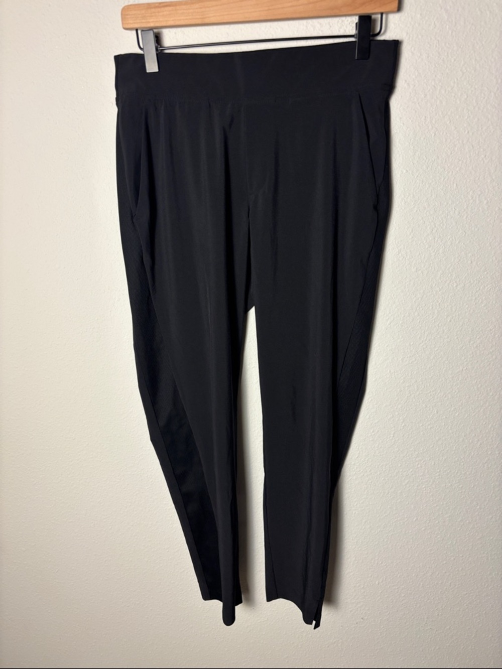 Athleta Black Cropped Performance Pants